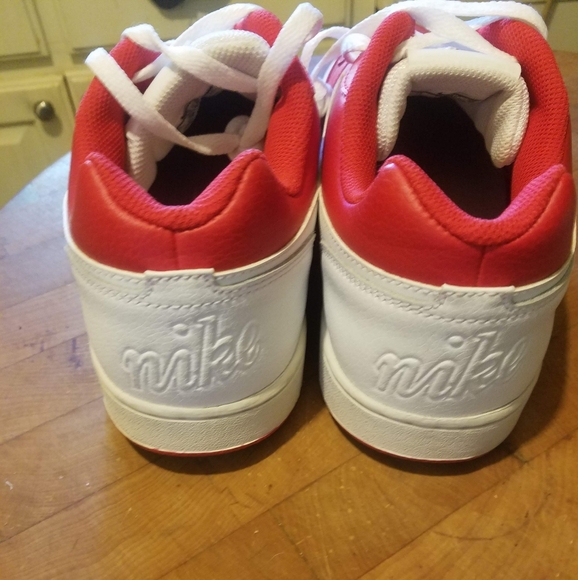 Rare Nike Court Vision Low Mens Size 12 University Red White Gym Casual Shoes - Picture 2 of 7